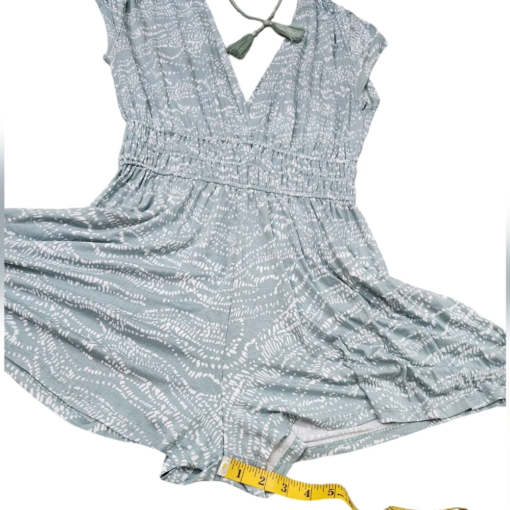 Urban Outfitters swingy short